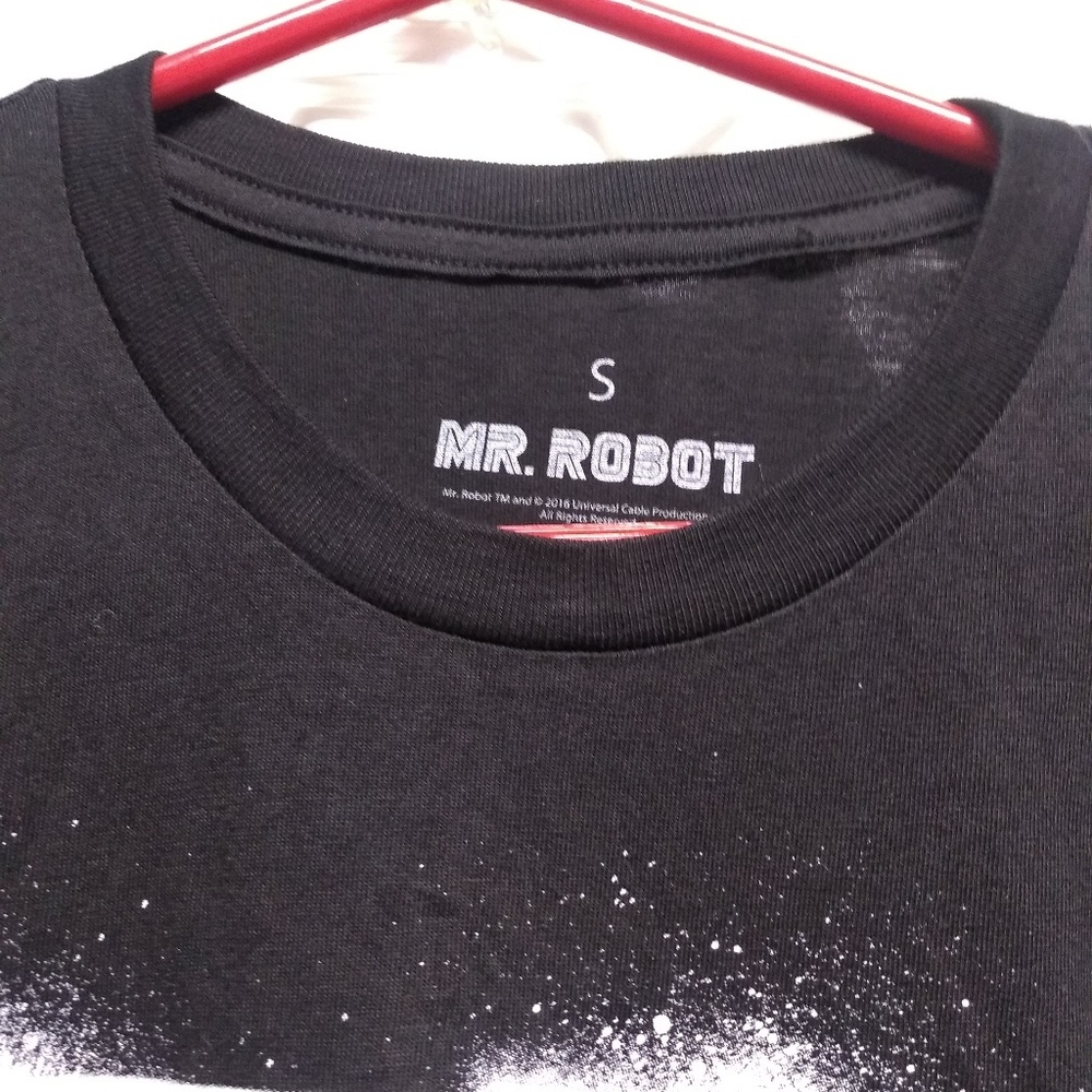 Small mr robot shirt